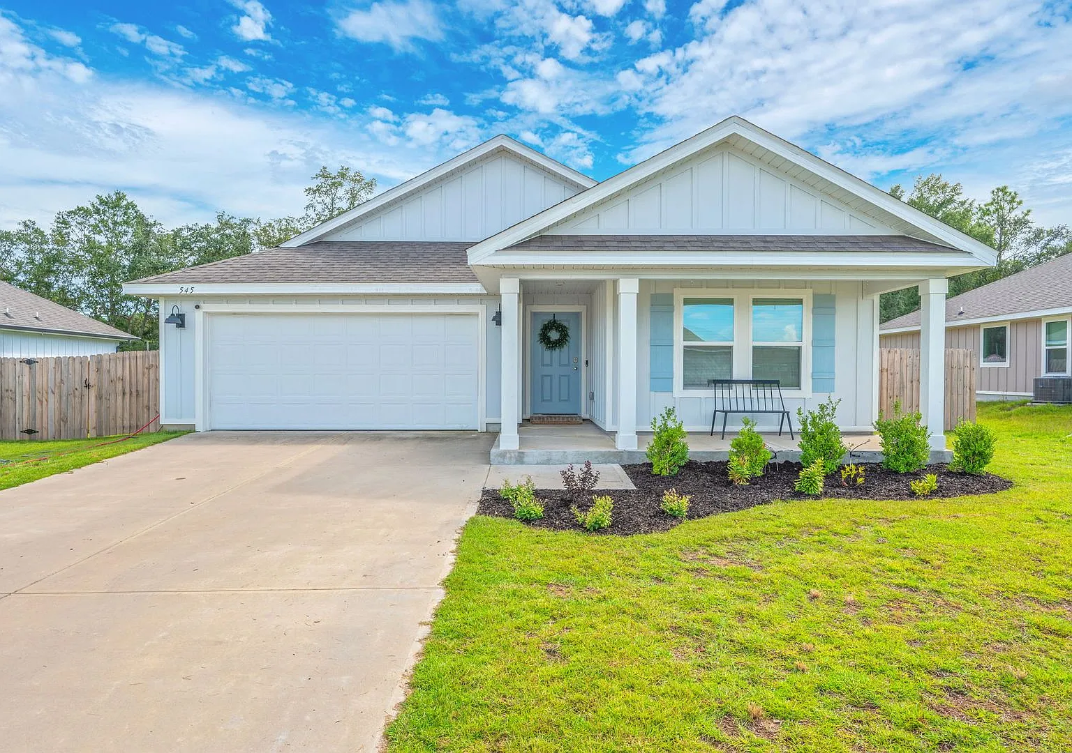 Home in Shoal River Landing- Community Pool! — Photo 2