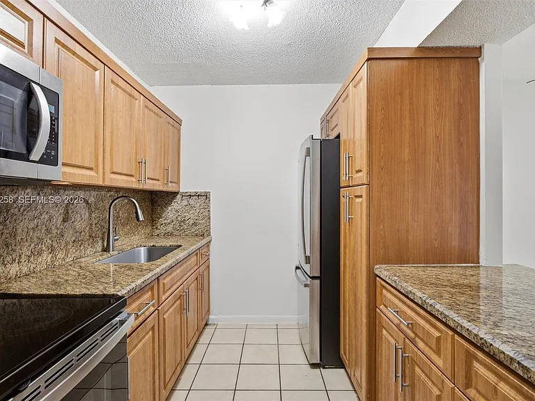 810 SW 129th Pl #209 — Photo 12