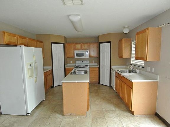 4th image of 17043 Torvest Ct