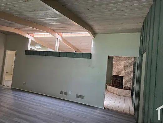 4 bed, 2183 sqft, $1,900 — Photo 2