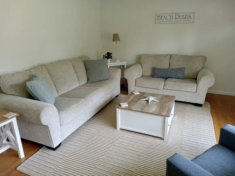 Home Ave — Photo 10