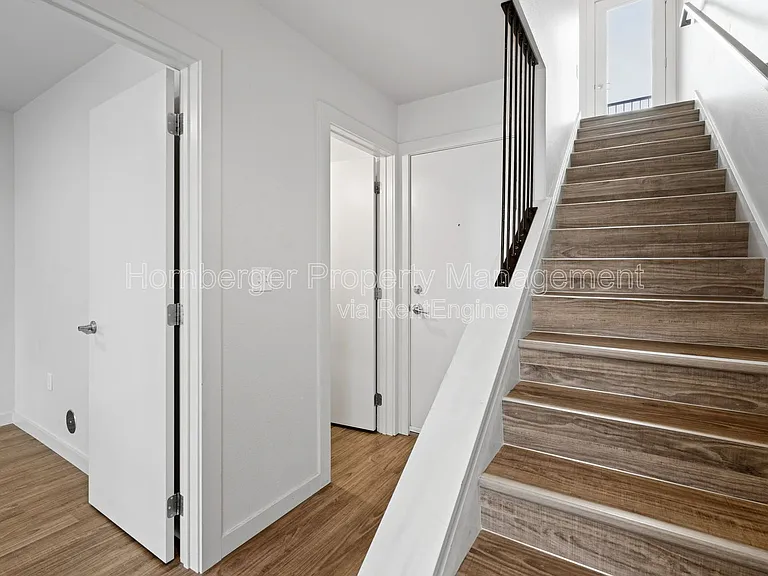 1860 N Hamilton St #1 — Photo 2