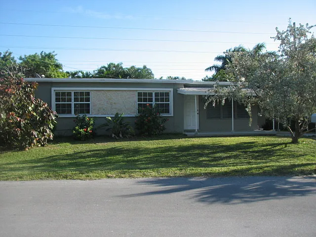 716 Prado Cir — Photo 1
