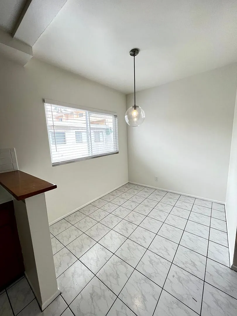 1322 & 1326 Amherst Ave — Photo 4