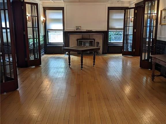 4th image of 420 Linwood Ave #1