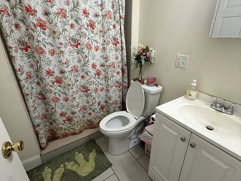 352 Main St #3 — Photo 8
