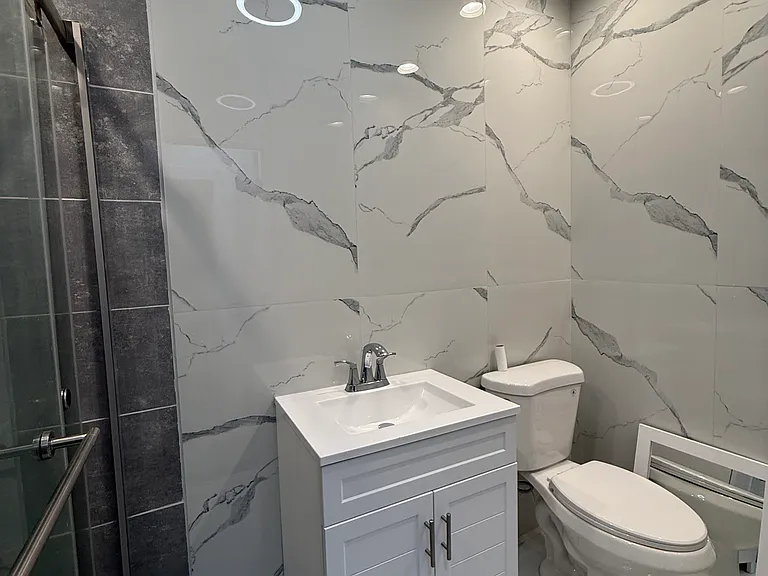 133 Highland Pl #2R — Photo 7