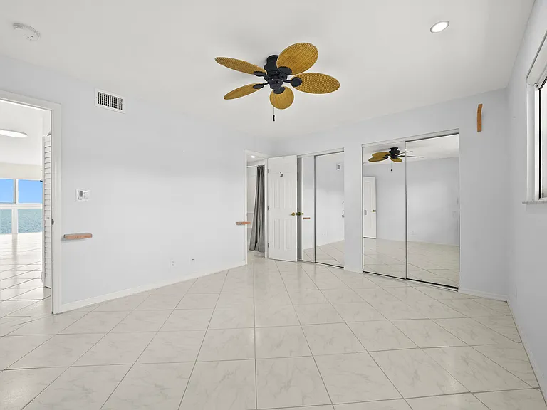 400 Wilma Cir #207-1 — Photo 21
