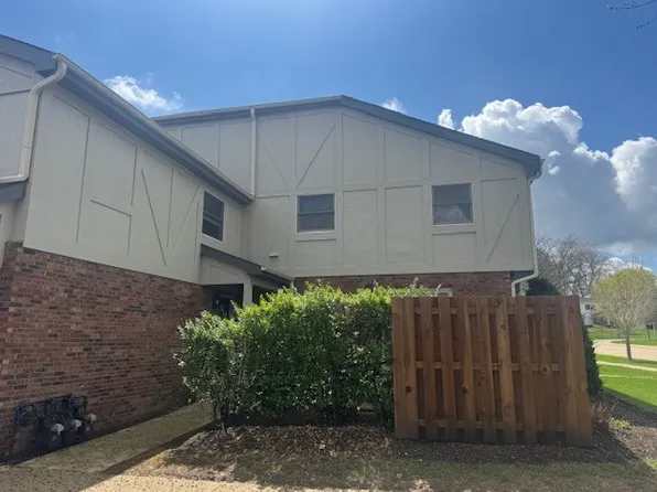 842 Bristol Dr #842, Barrington, IL 60010