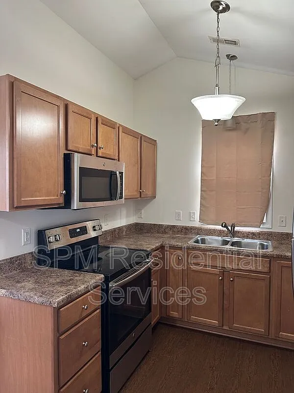 1 bed, 1.0 bath, 605 sqft, $1,199 — Photo 3