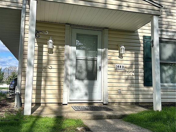 3rd image of 144 Canterbury Ln #D-29
