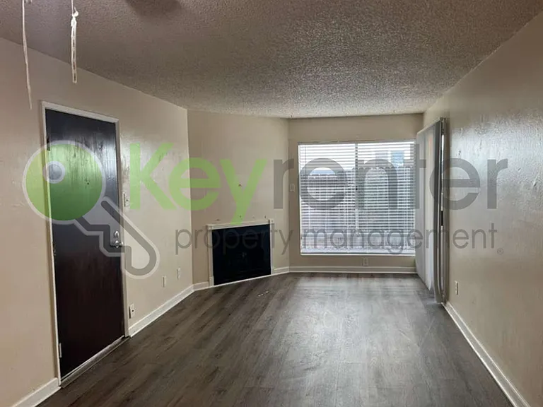 2515 H St #5 — Photo 18