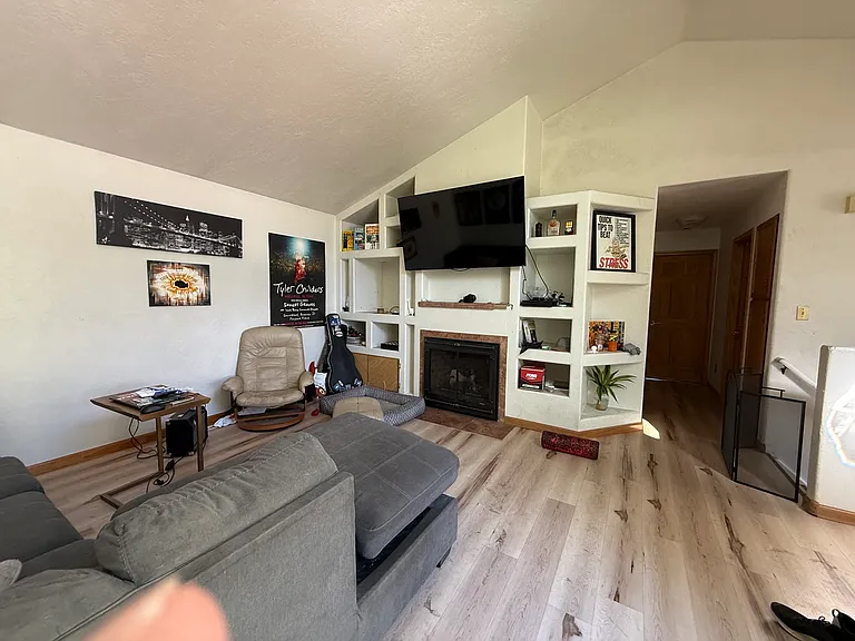 3806 Dahlia Ct — Photo 7