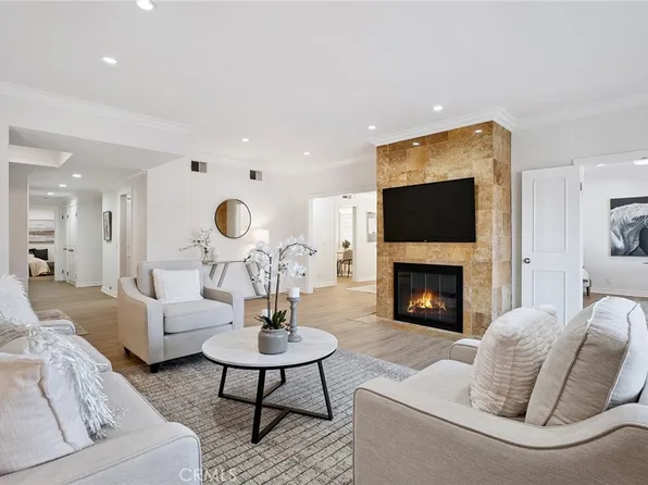 5416 Zelzah Ave APT 202, Encino, CA 91316