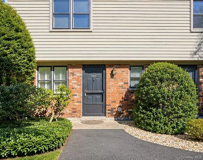 2 bed, 1.5 bath, 1205 sqft, $3,600 — Photo 2