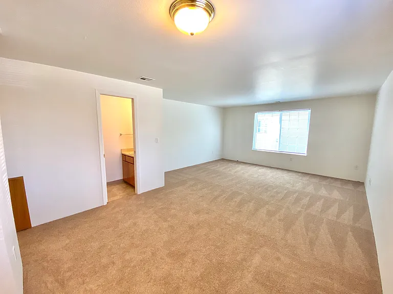 824 Bennett Ave #D — Photo 10