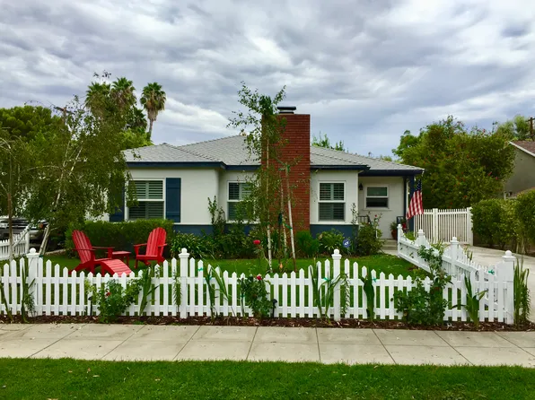 22045 Providencia St, Woodland Hills, CA 91364