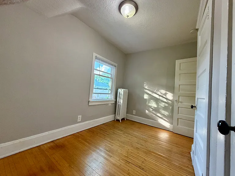 670 Short St #2 — Photo 4