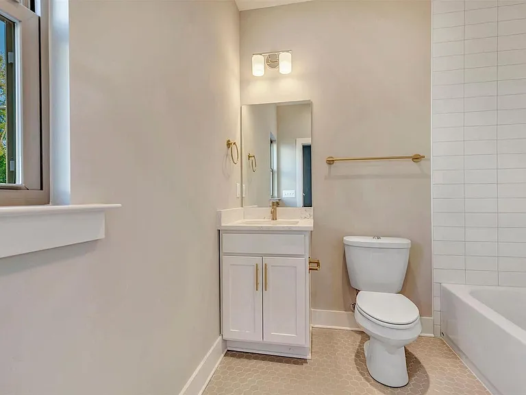 222 Thompson Park Dr #222 — Photo 2