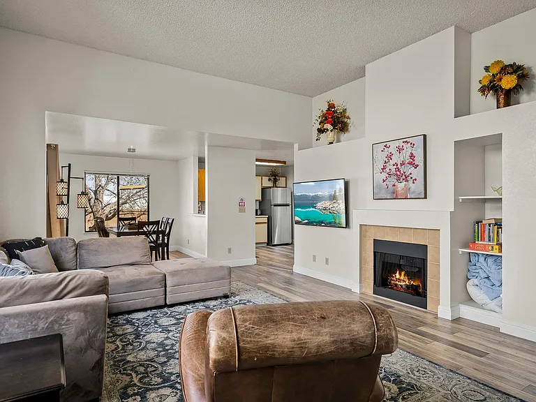 1940 Sierra Highlands Dr — Photo 4