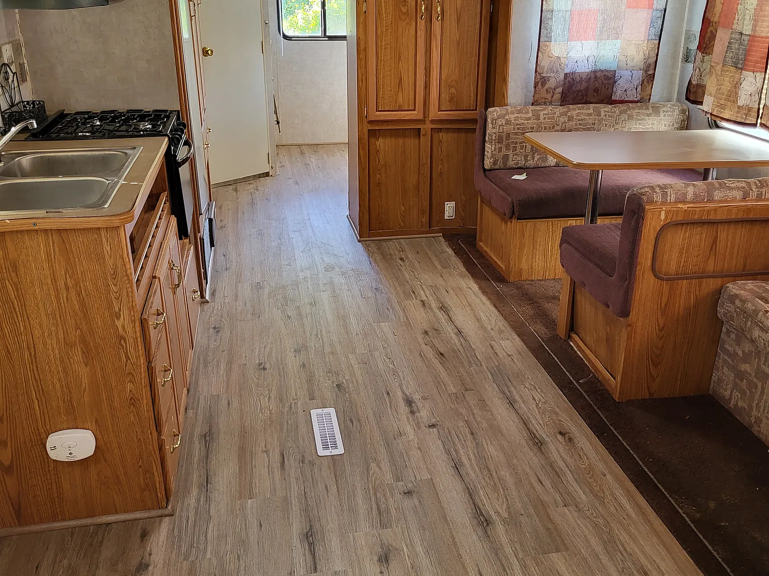 2 bed, 320 sqft, $700 — Photo 4