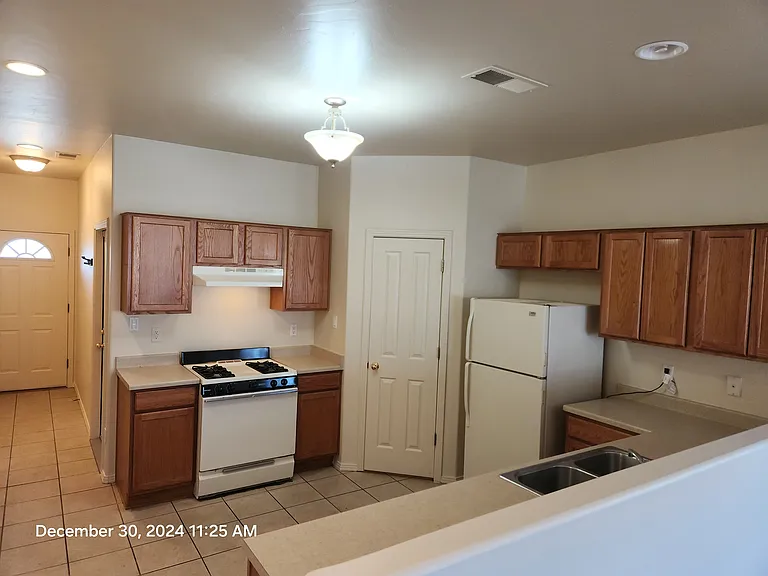 12508 Hardin Ct NE #B — Photo 8