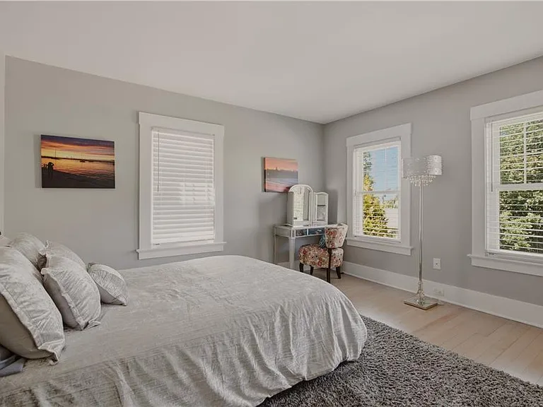 21 Pell St — Photo 15