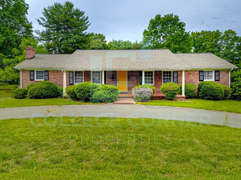 810 Polo Rd