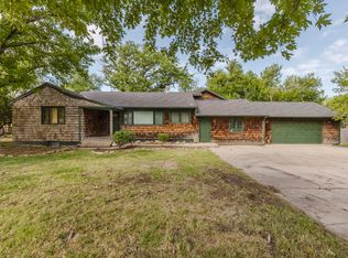 27 N Laurel Dr, Wichita, KS 67206