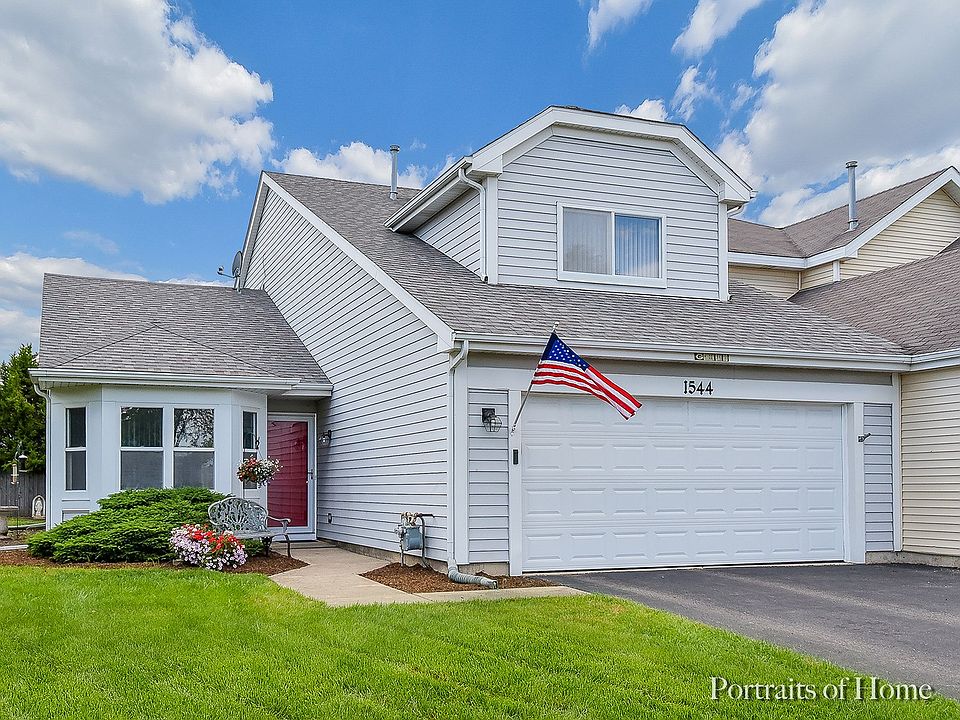 Welcome Home! Largest model in Kingsport Villa community "The Fairchild" Meticulously maintained by 