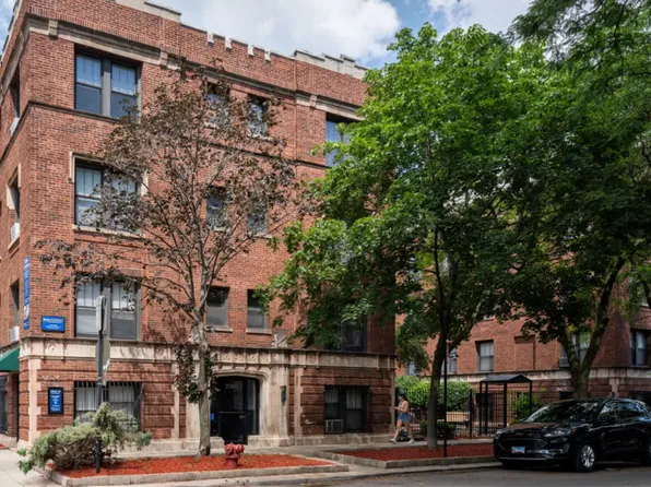 2901 N Mildred Ave, Chicago, IL 60657
