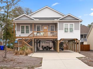 220 NE 54th St, Oak Island, NC 28465