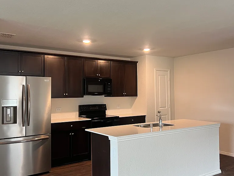 5405 Lavender Dr — Photo 4