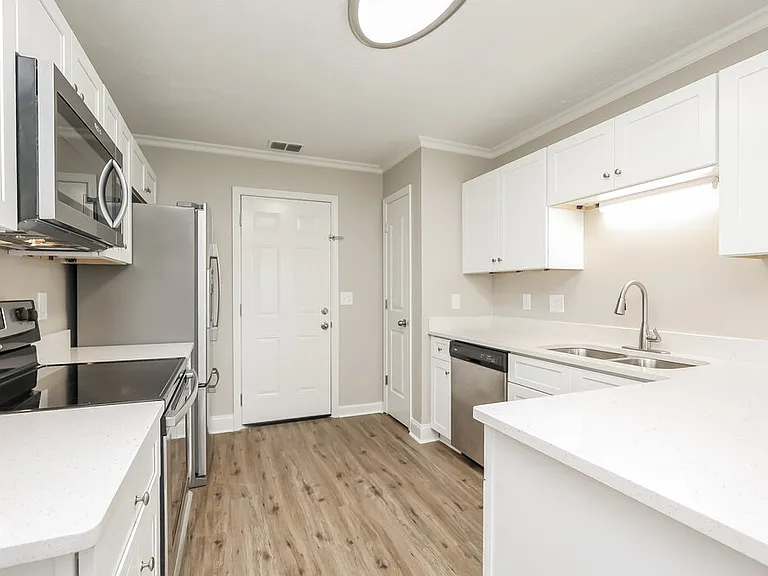 1195 Saint Andrews Dr — Photo 8