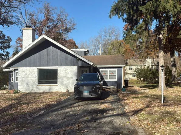 26582 W Stonegate Dr, Antioch, IL 60002