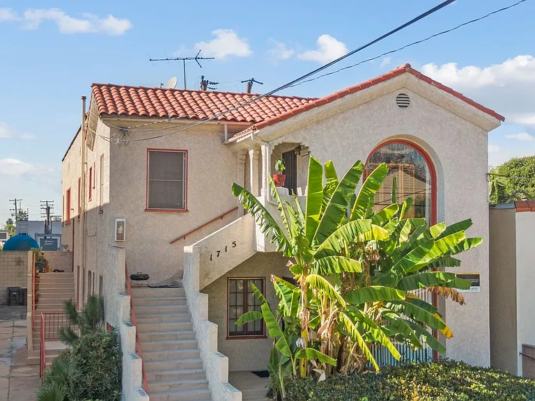 1715 Termino Ave — Photo 19