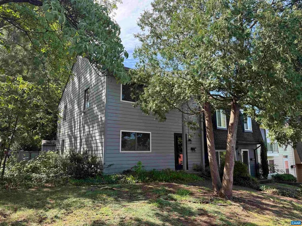 56 Woodlake Dr, Charlottesville, VA 22901