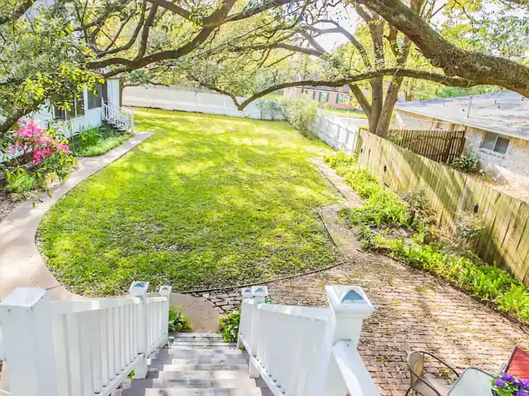 412 W Milam St — Photo 20
