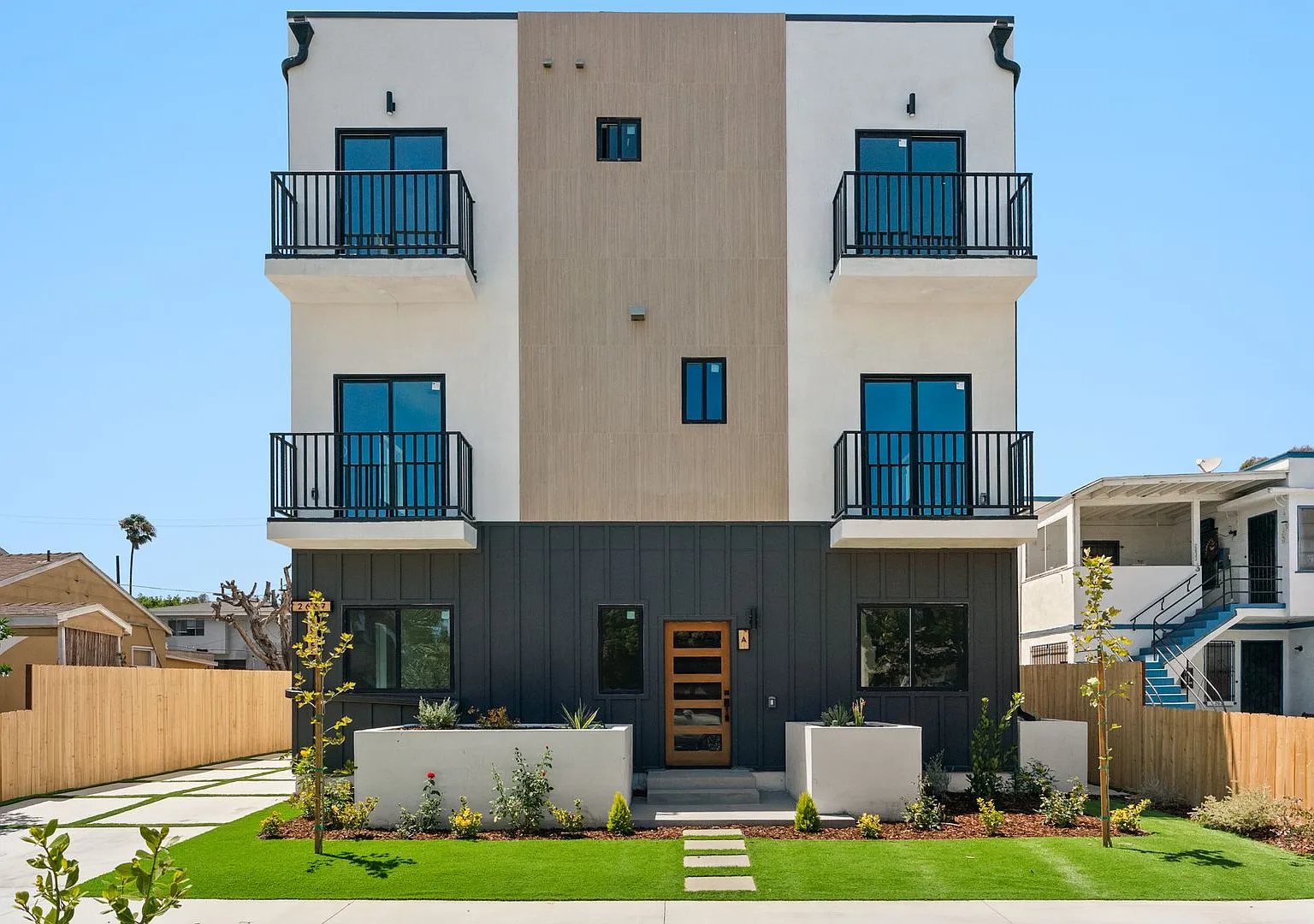 Top-of-the-Line Luxury Units in the Culver City Art District — Photo 2