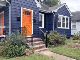 1615 Holladay St