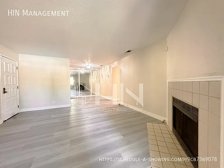 1659 Braddock Ct #- — Photo 5