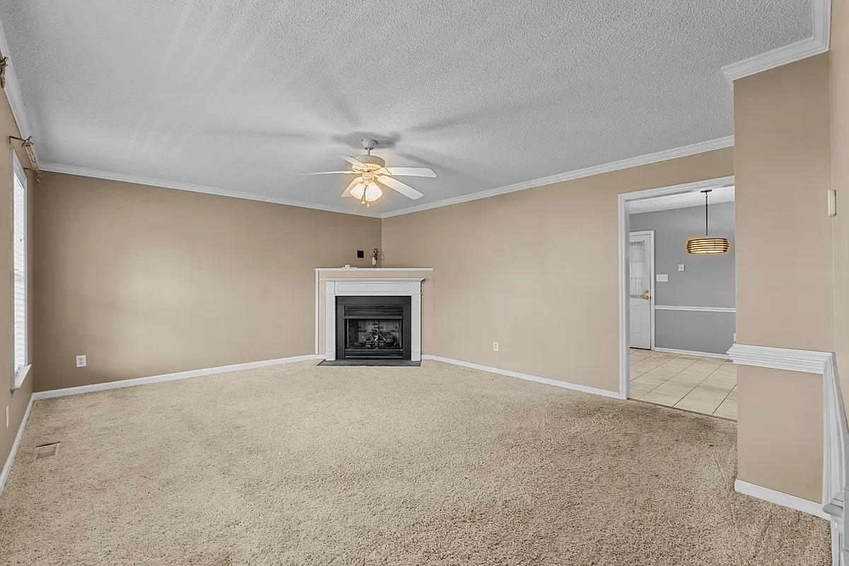 Building Photo - 4035 Lenora Dr