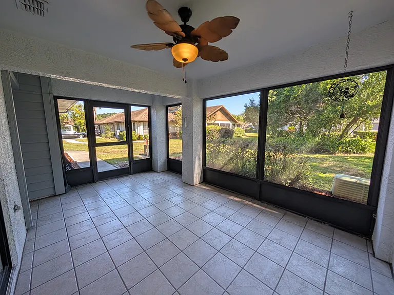 7705 Rockville Ct — Photo 3