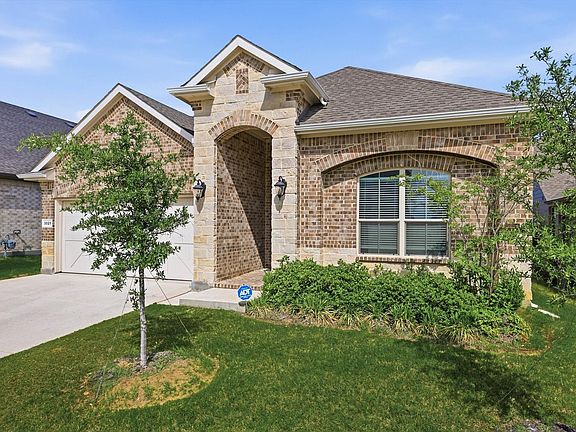 2nd image of 3021 Lionsgate Dr