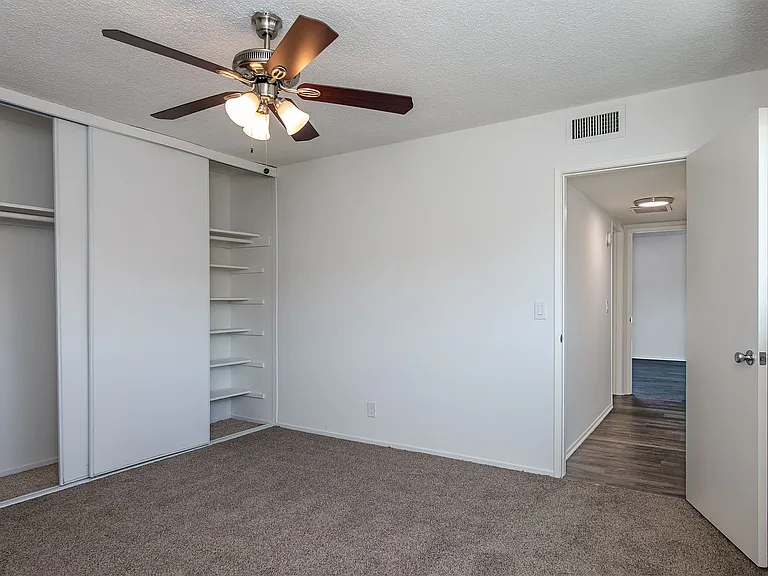 840 Fischer St — Photo 14