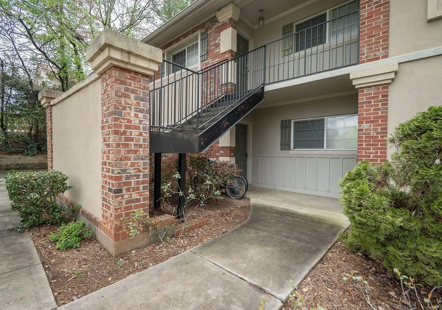 2018 S Milledge Ave Apt 1 - Available Now! — Photo 4