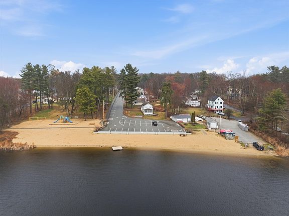 3rd image of 4 Town Rd