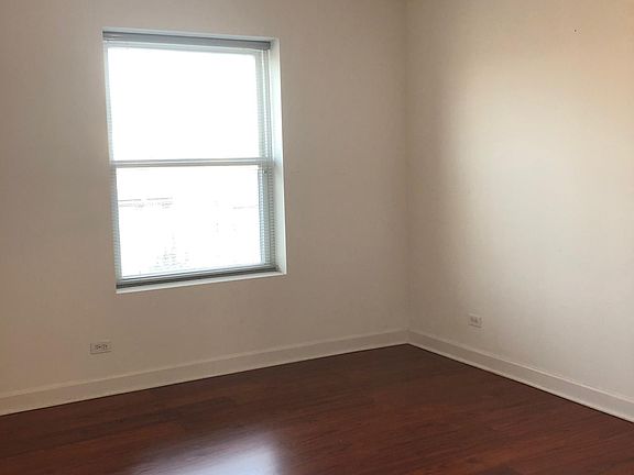 5th image of 3960 N Avondale Ave #2