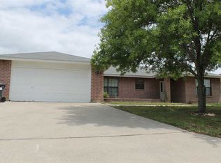 105 Alambre Dr, Del Rio, TX 78840