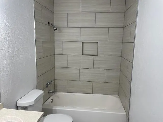 3 bed, 1277 sqft, $2,100 — Photo 1